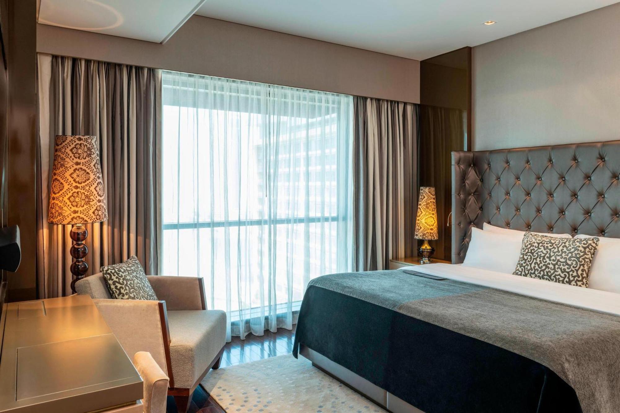 Le Méridien City Centre Bahrain Al Manamah Esterno foto A bedroom at the hotel