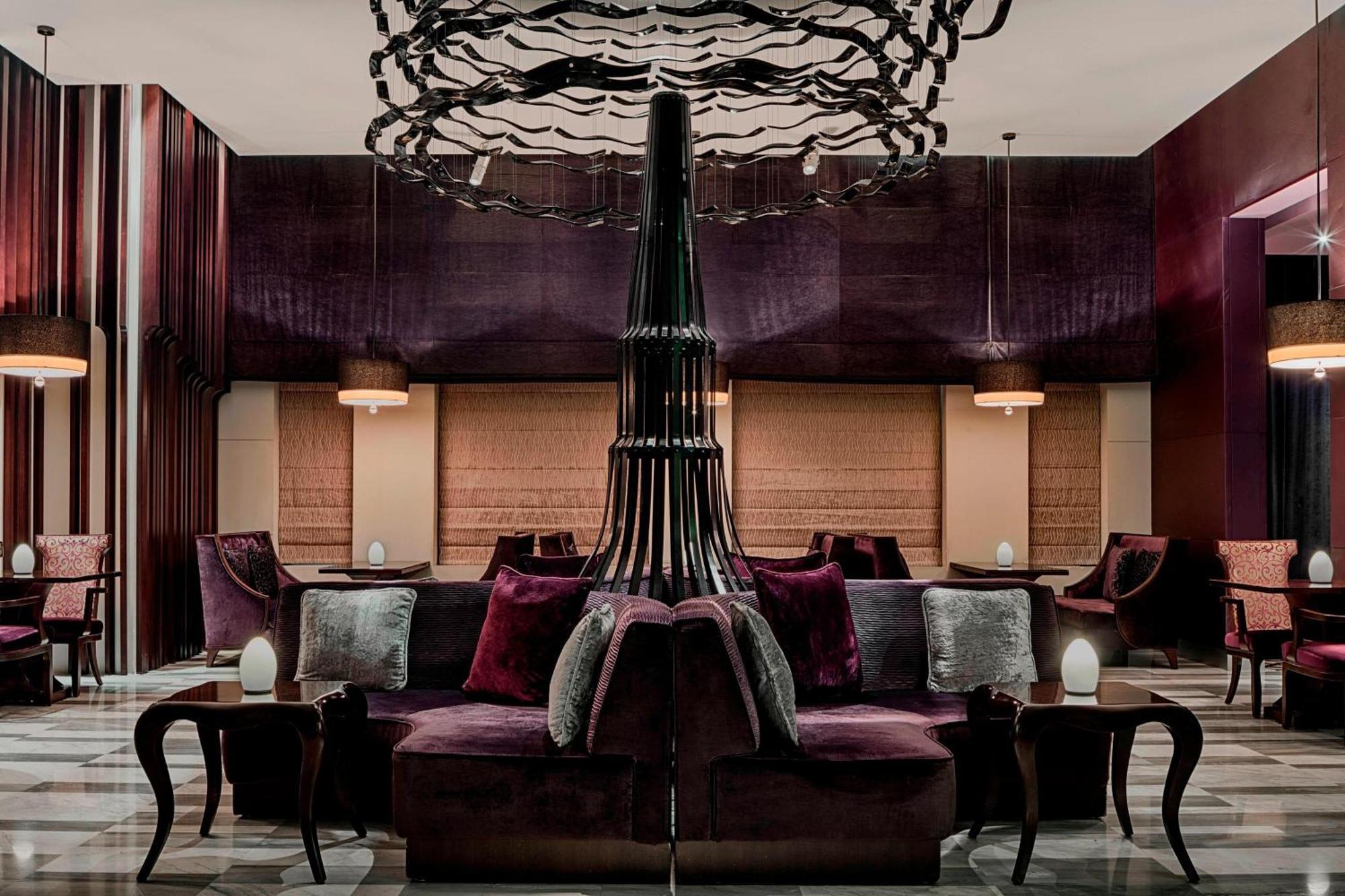 Le Méridien City Centre Bahrain Al Manamah Esterno foto The Lounge at The St Regis Mumbai