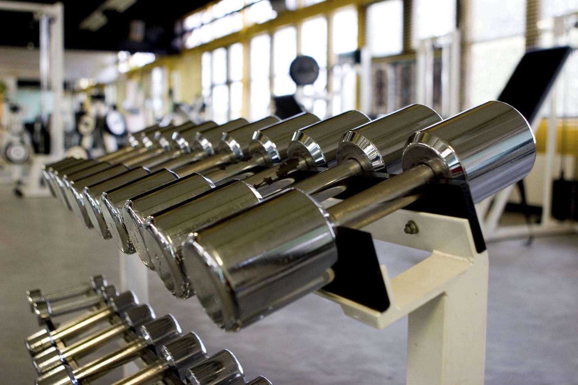 Le Méridien City Centre Bahrain Al Manamah Esterno foto A dumbbell rack